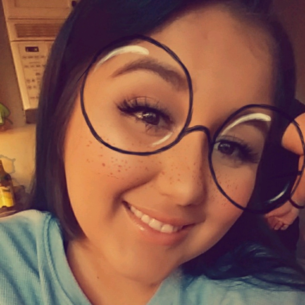 Meet your Posher, Nicole